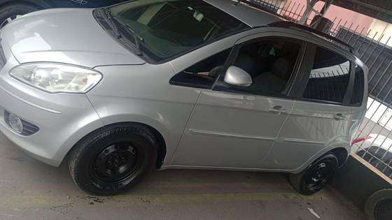 FIAT IDEA 1.4 MPI ATTRACTIVE 8V FLEX 4P MANUAL FIAT IDEA 1.4 MPI ATTRACTIVE 8V FLEX 4P MANUAL